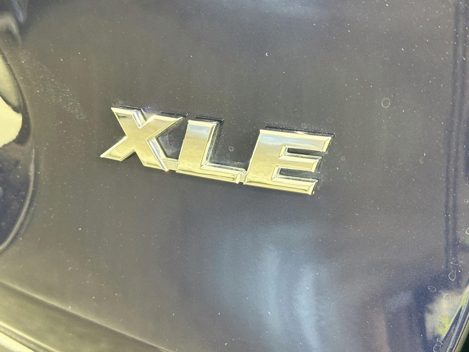 2022 Toyota RAV4 XLE photo 12