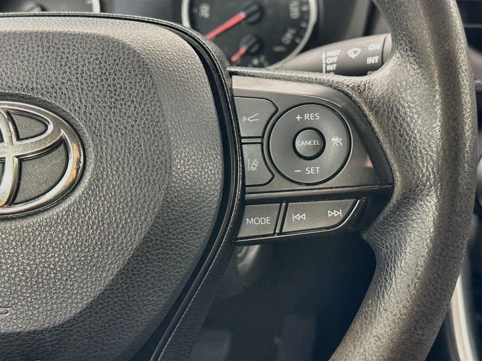 2019 Toyota RAV4 LE photo 16