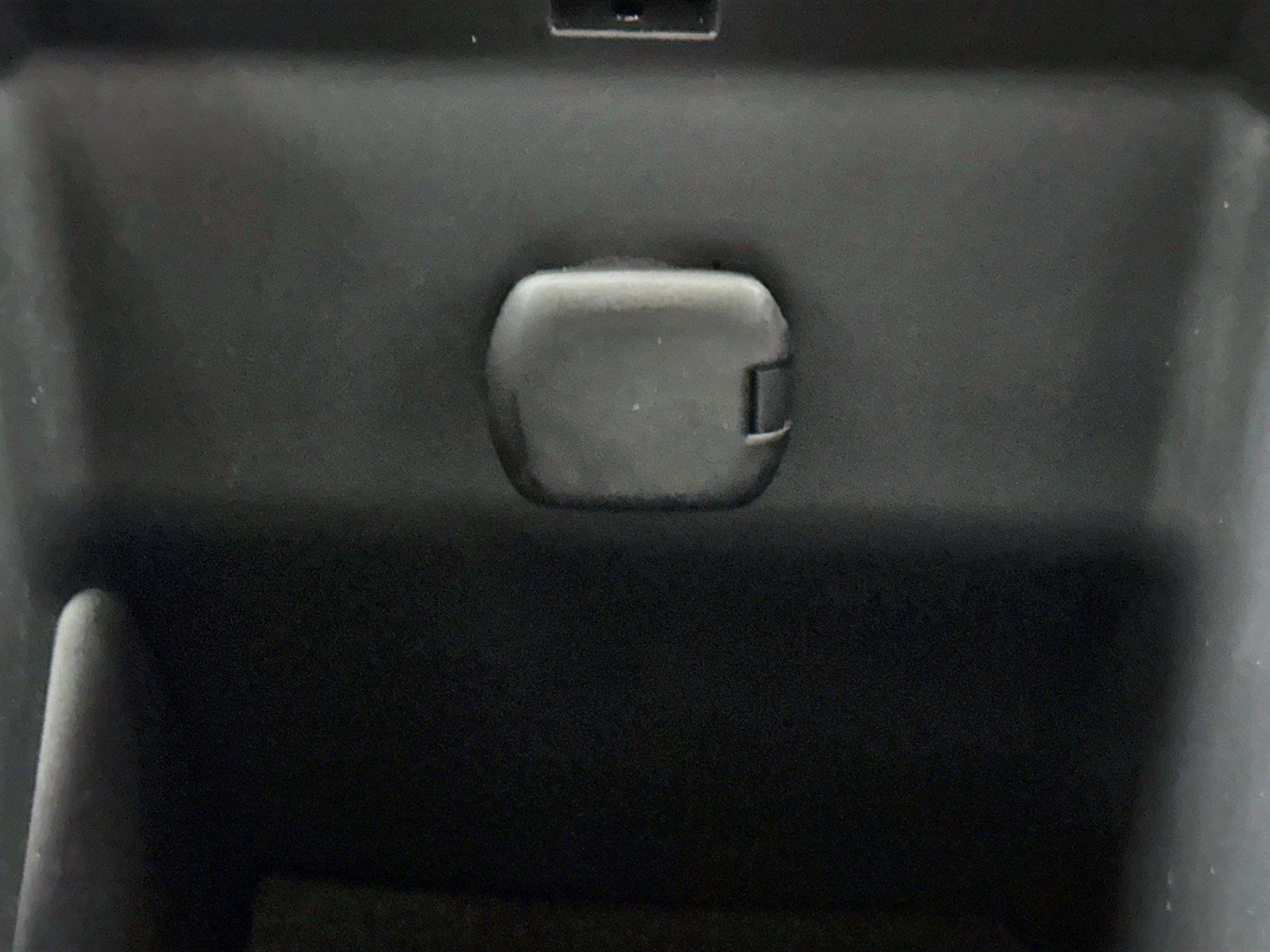2025 Toyota Camry LE photo 32