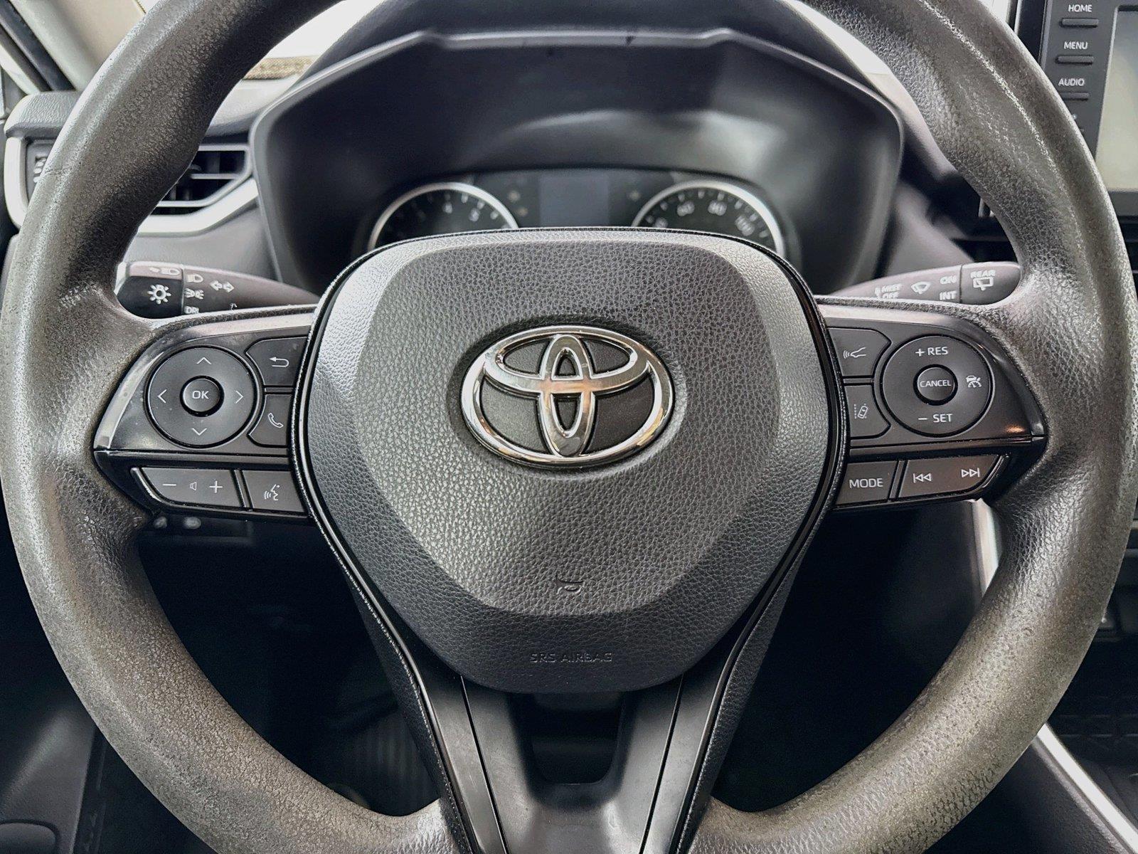 2019 Toyota RAV4 LE photo 14