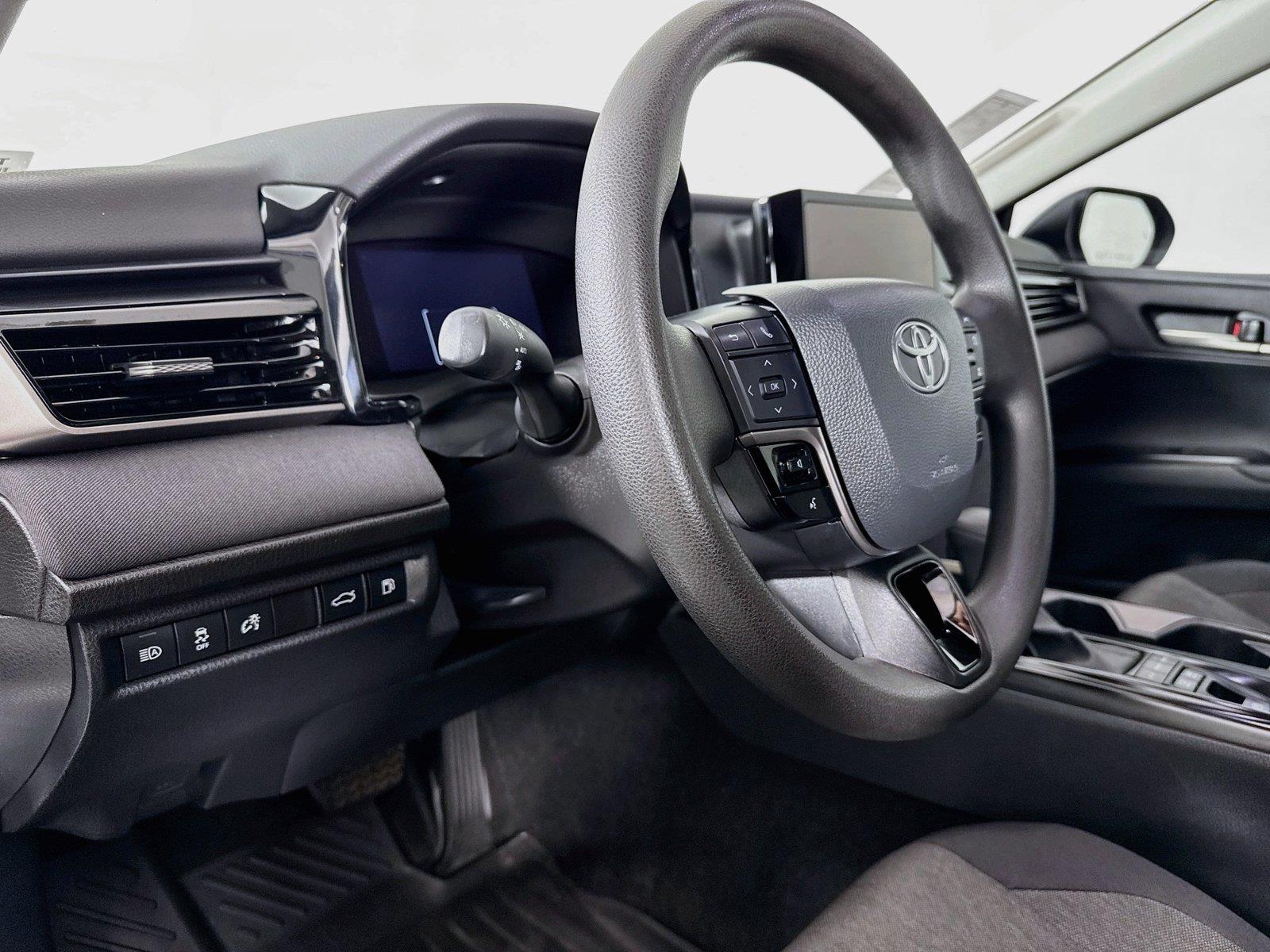 2025 Toyota Camry LE photo 3