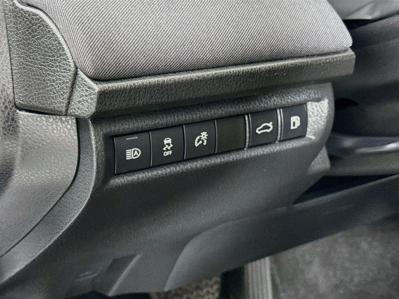 2025 Toyota Camry LE photo 14