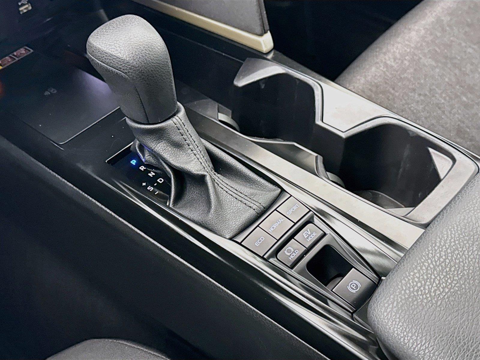 2025 Toyota Camry LE photo 25