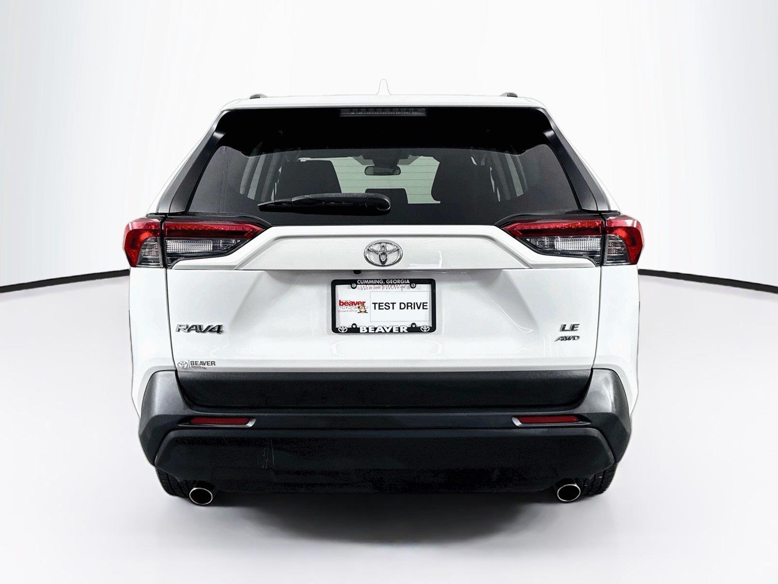 2019 Toyota RAV4 LE photo 9