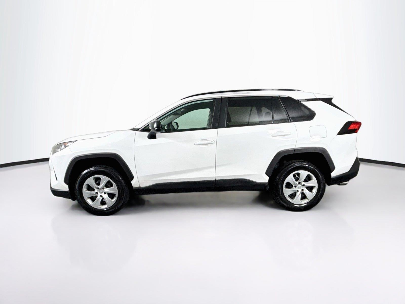 2019 Toyota RAV4 LE photo 11
