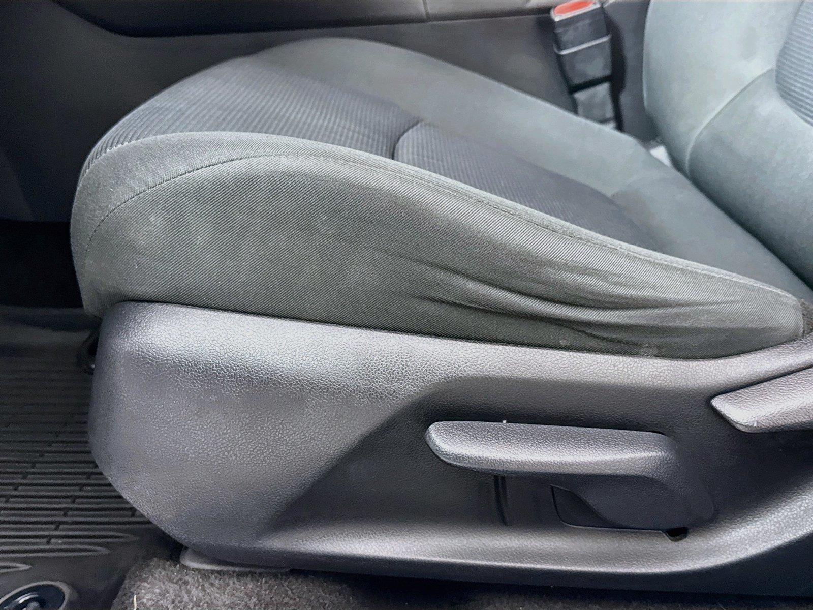 2019 Toyota RAV4 LE photo 24