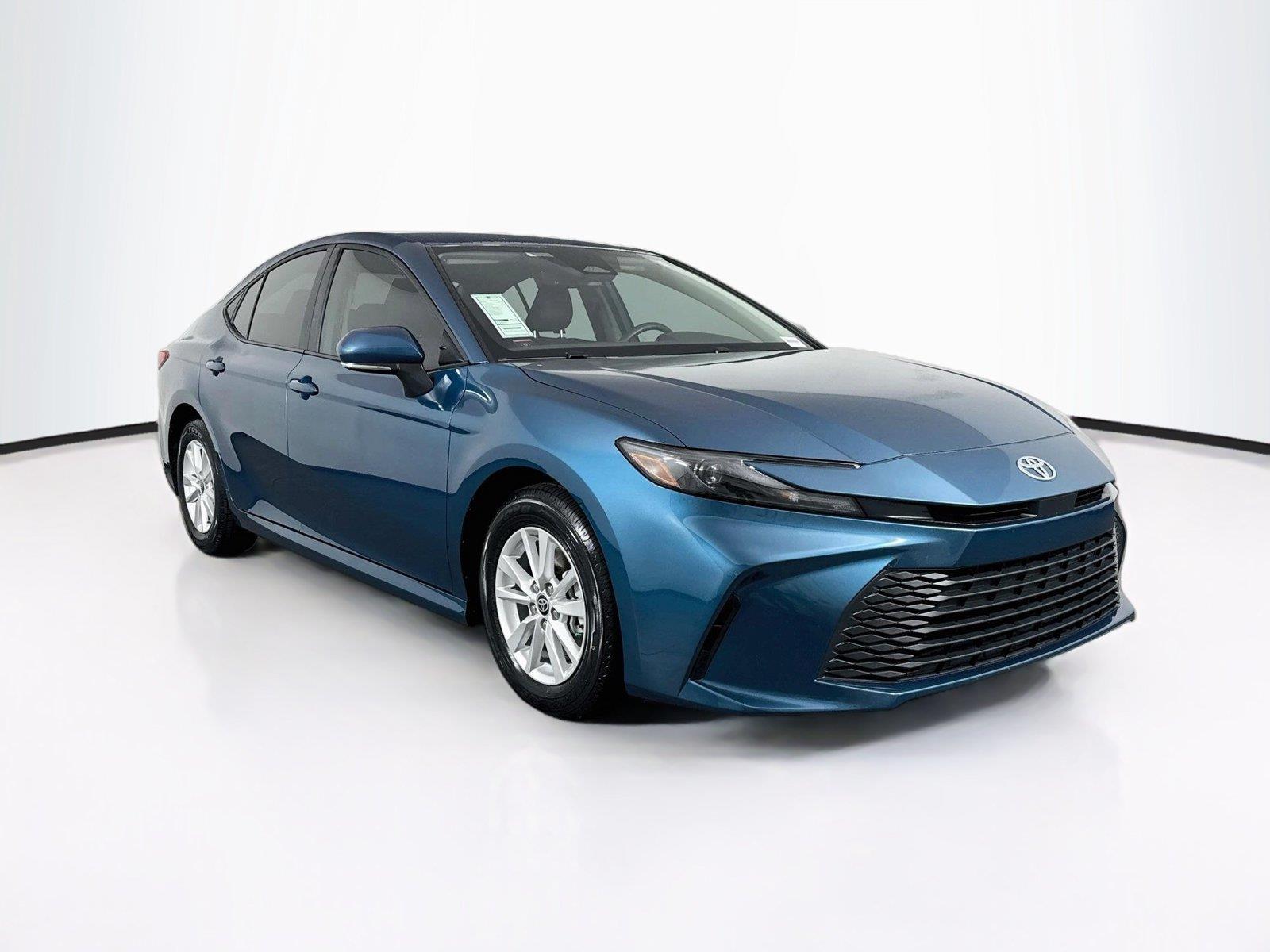 2025 Toyota Camry LE photo 8
