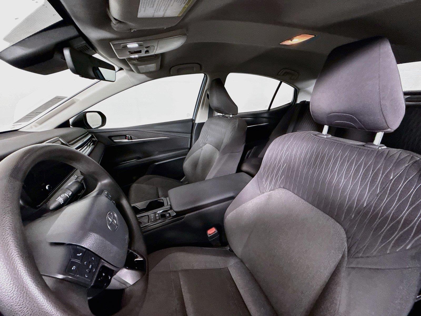 2025 Toyota Camry LE photo 2
