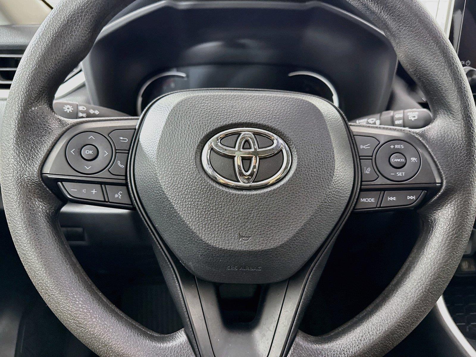 2025 Toyota RAV4 XLE photo 15