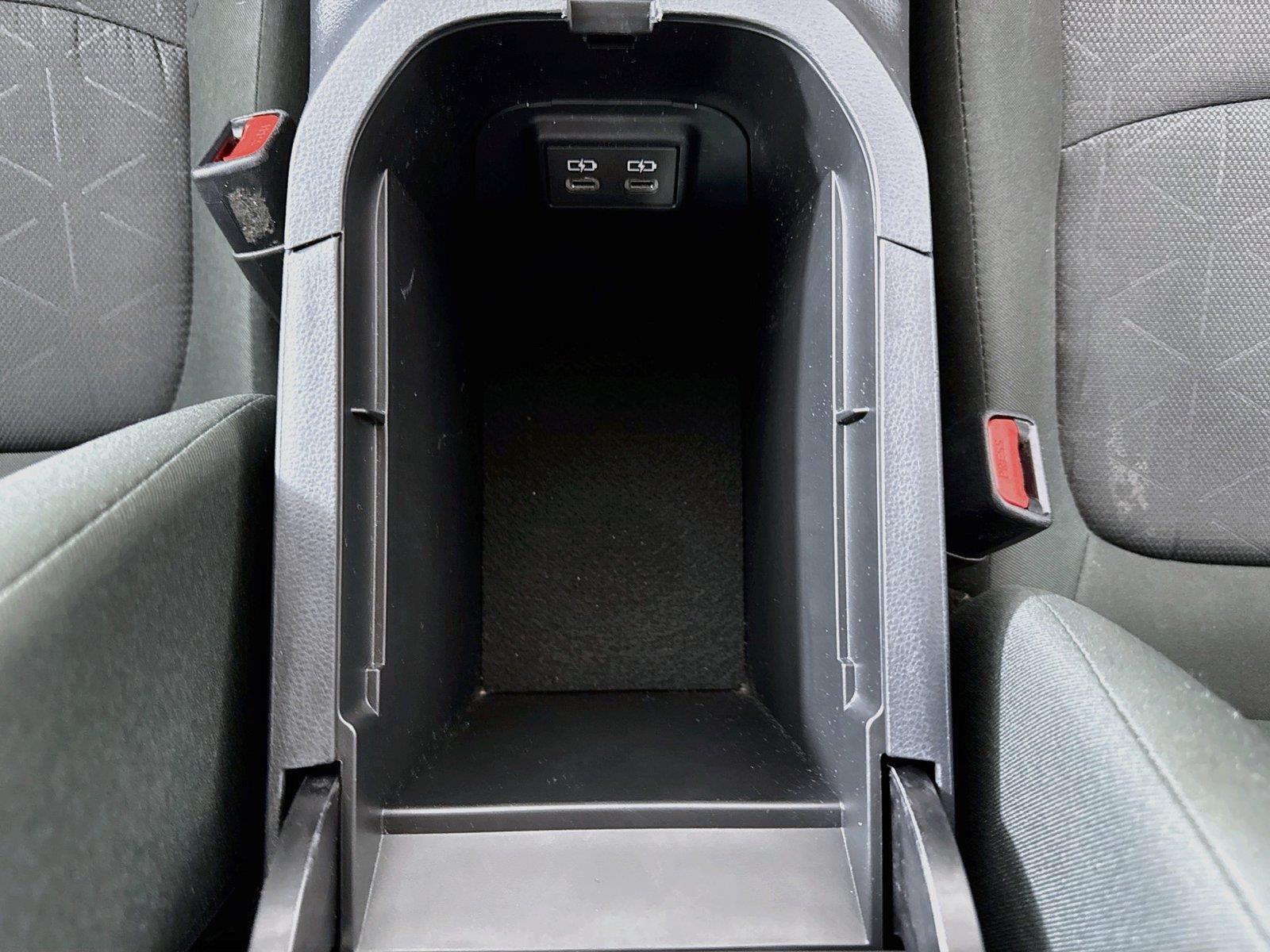 2025 Toyota RAV4 XLE photo 30