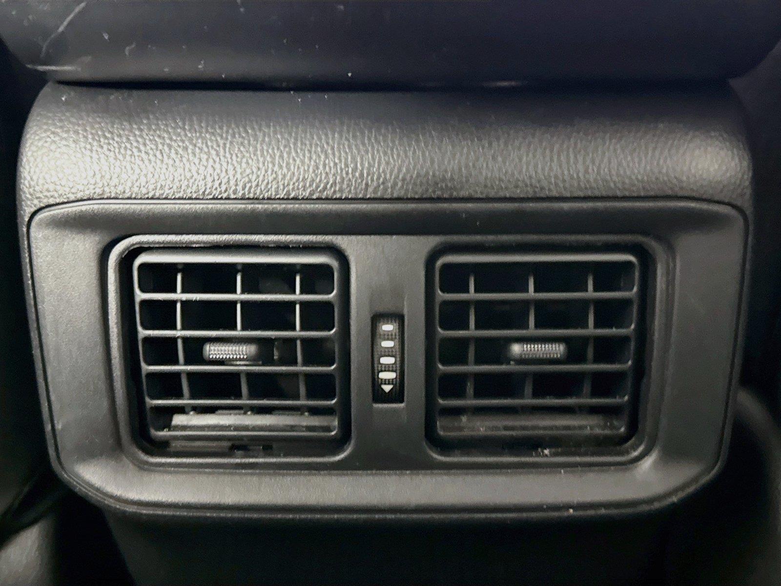 2025 Toyota RAV4 XLE photo 33