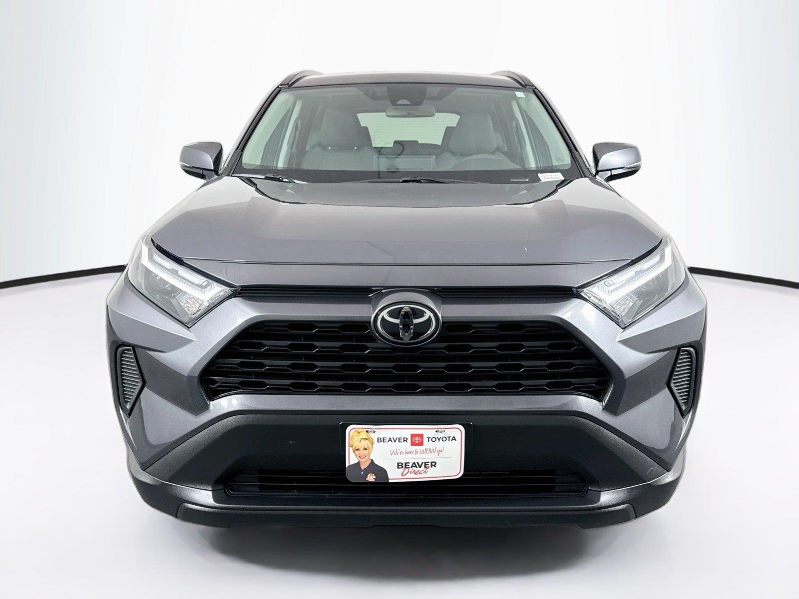 2025 Toyota RAV4 XLE photo 7