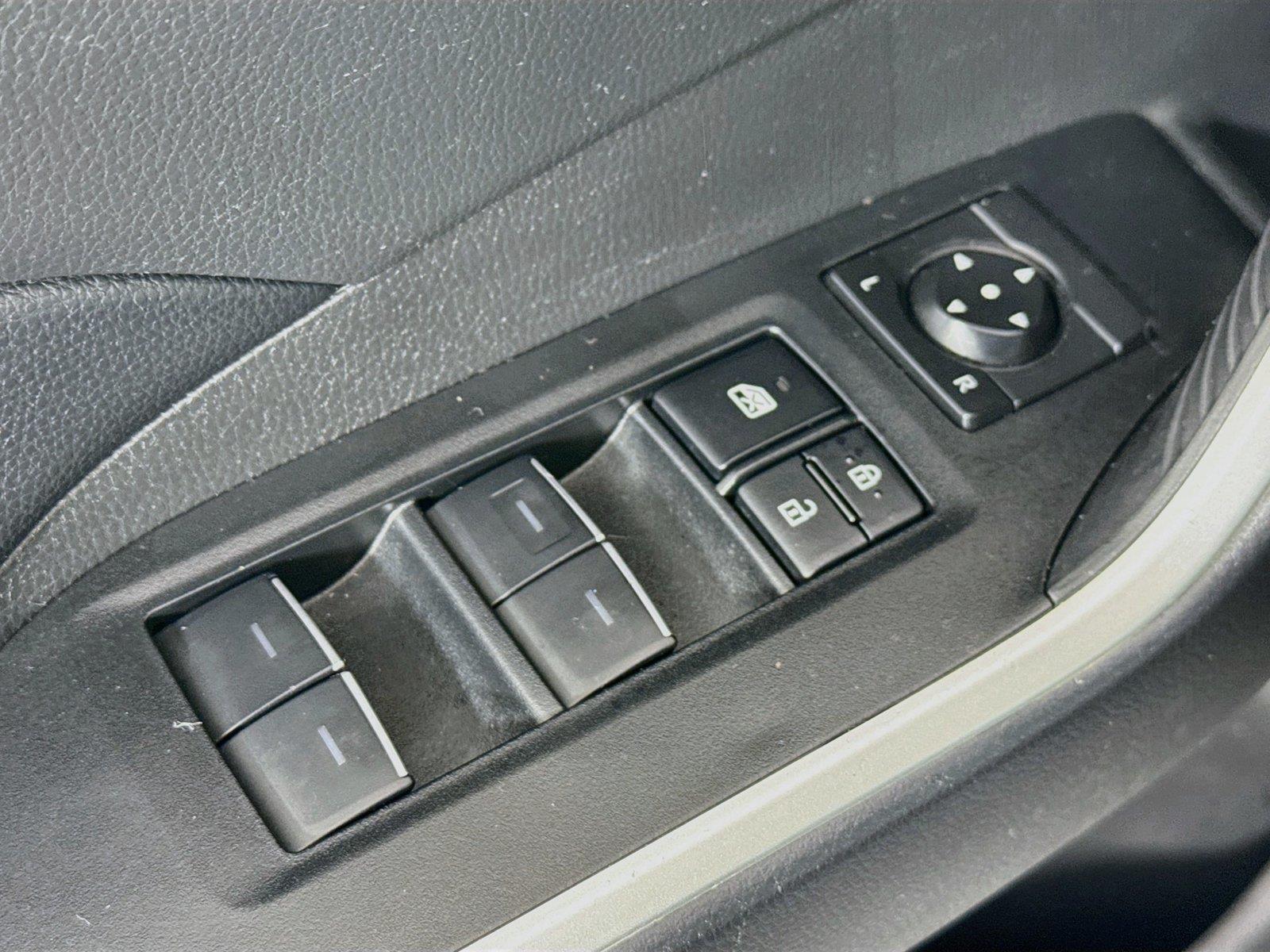 2025 Toyota RAV4 XLE photo 25