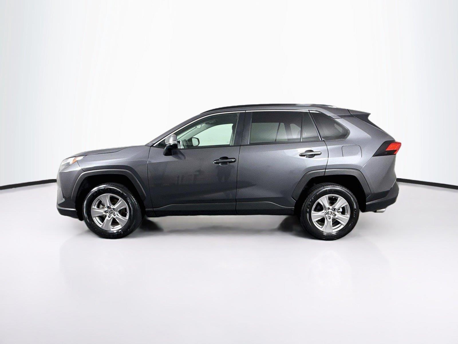 2025 Toyota RAV4 XLE photo 12