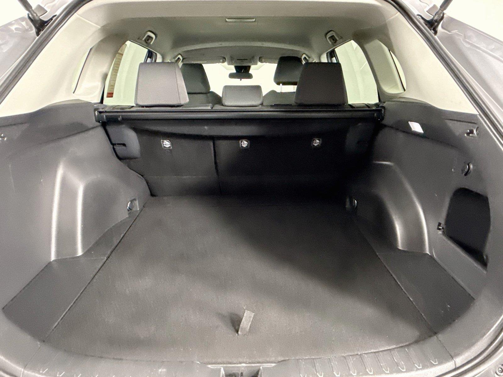 2025 Toyota RAV4 XLE photo 33