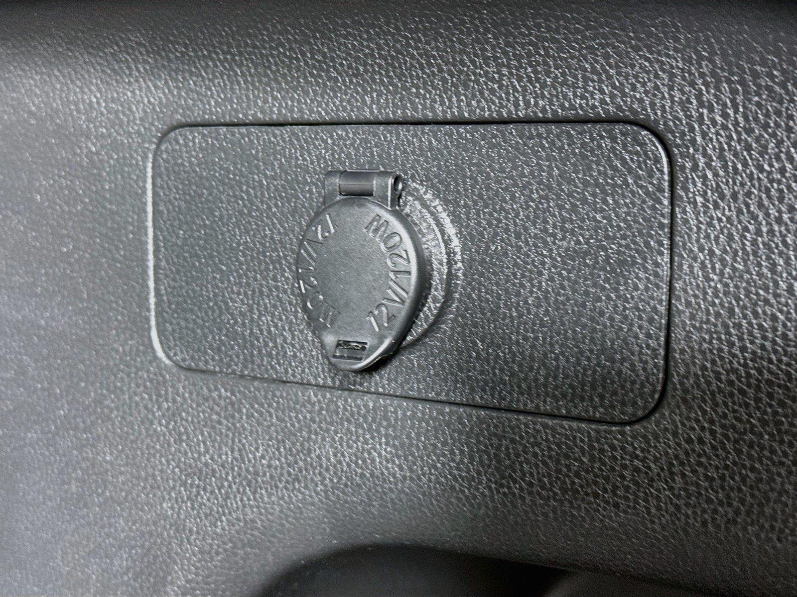 2025 Toyota RAV4 XLE photo 37