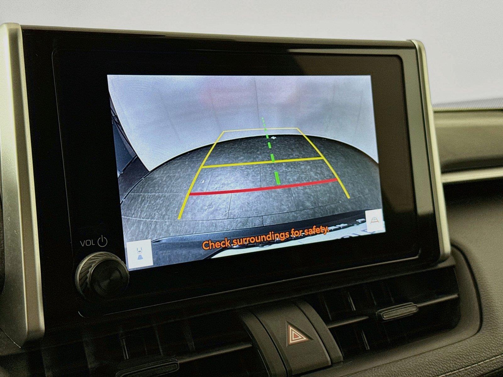 2025 Toyota RAV4 XLE photo 22