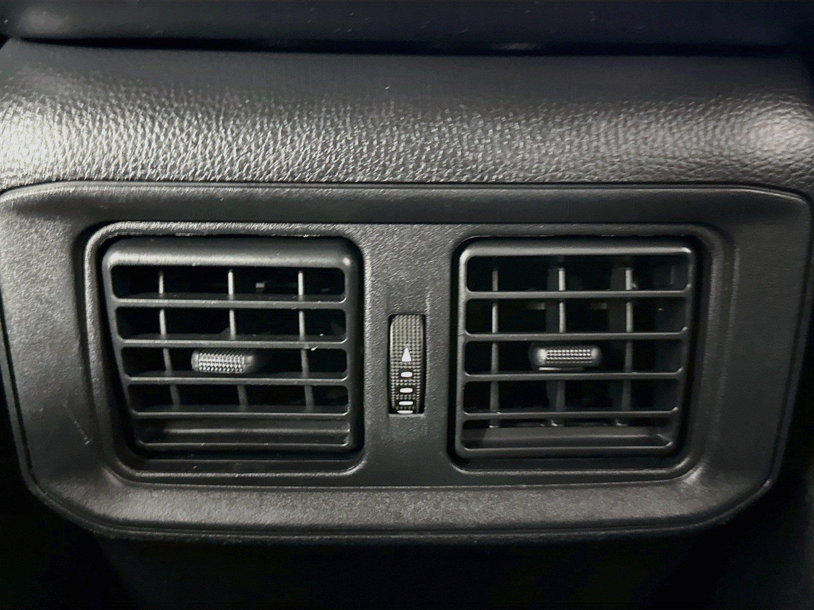 2025 Toyota RAV4 XLE photo 31