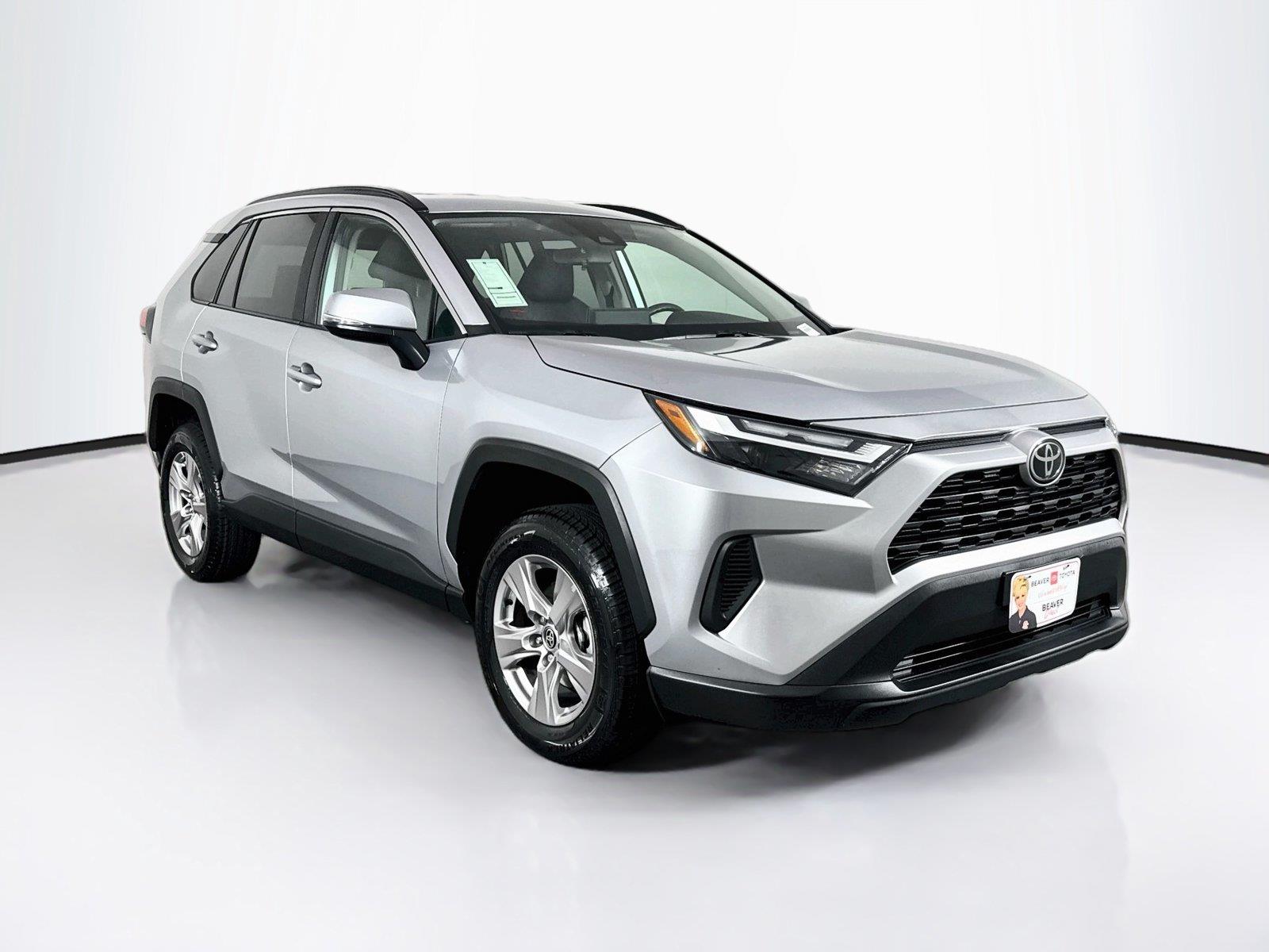 2025 Toyota RAV4 XLE photo 8