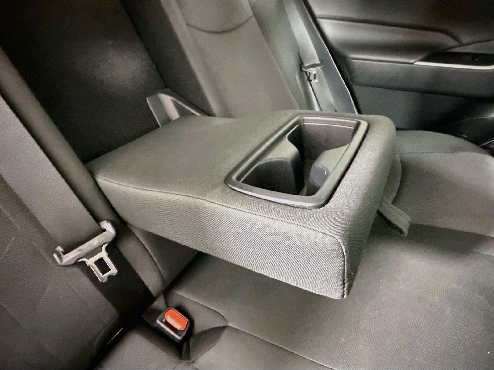 2025 Toyota RAV4 XLE photo 38