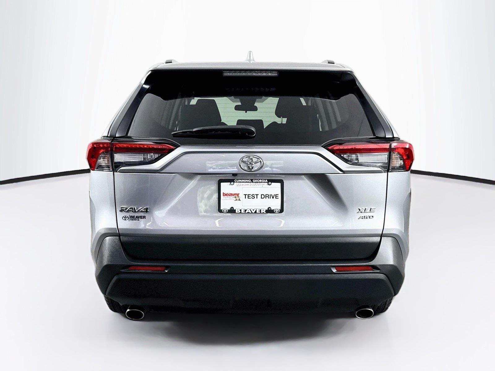 2025 Toyota RAV4 XLE photo 10