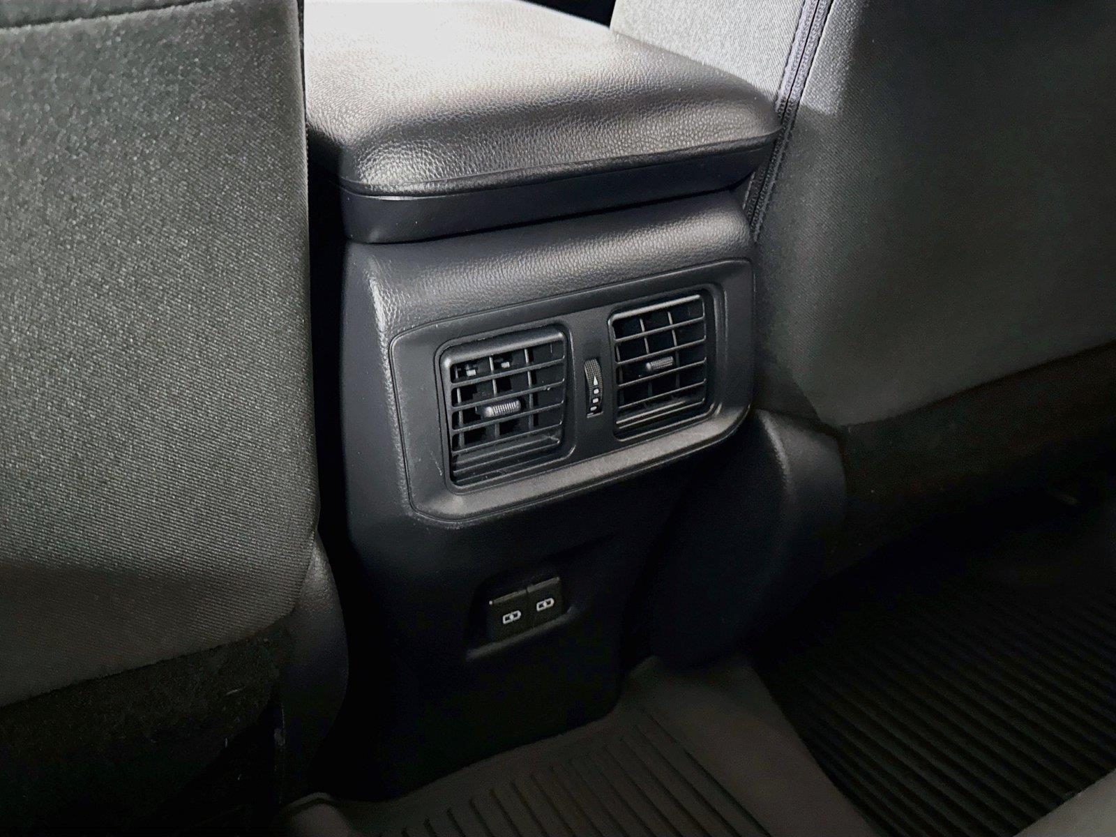 2025 Toyota RAV4 XLE photo 30