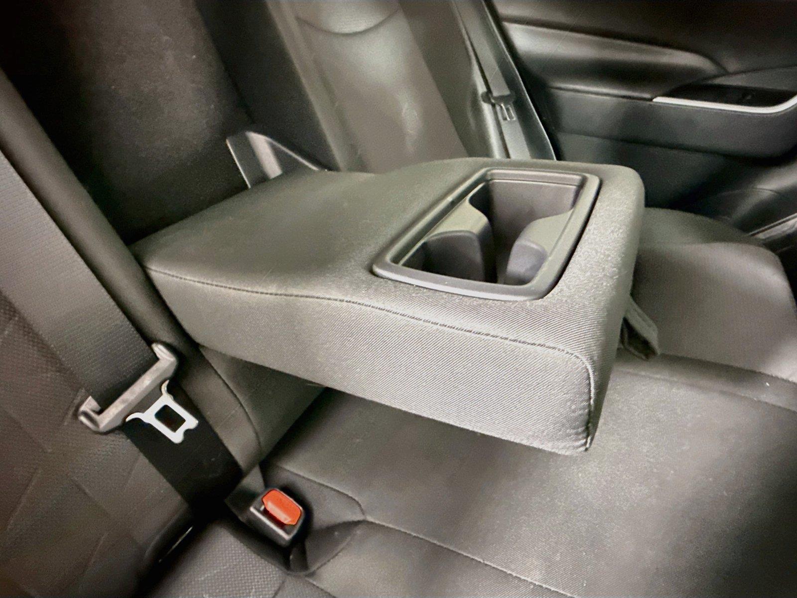 2025 Toyota RAV4 XLE photo 36