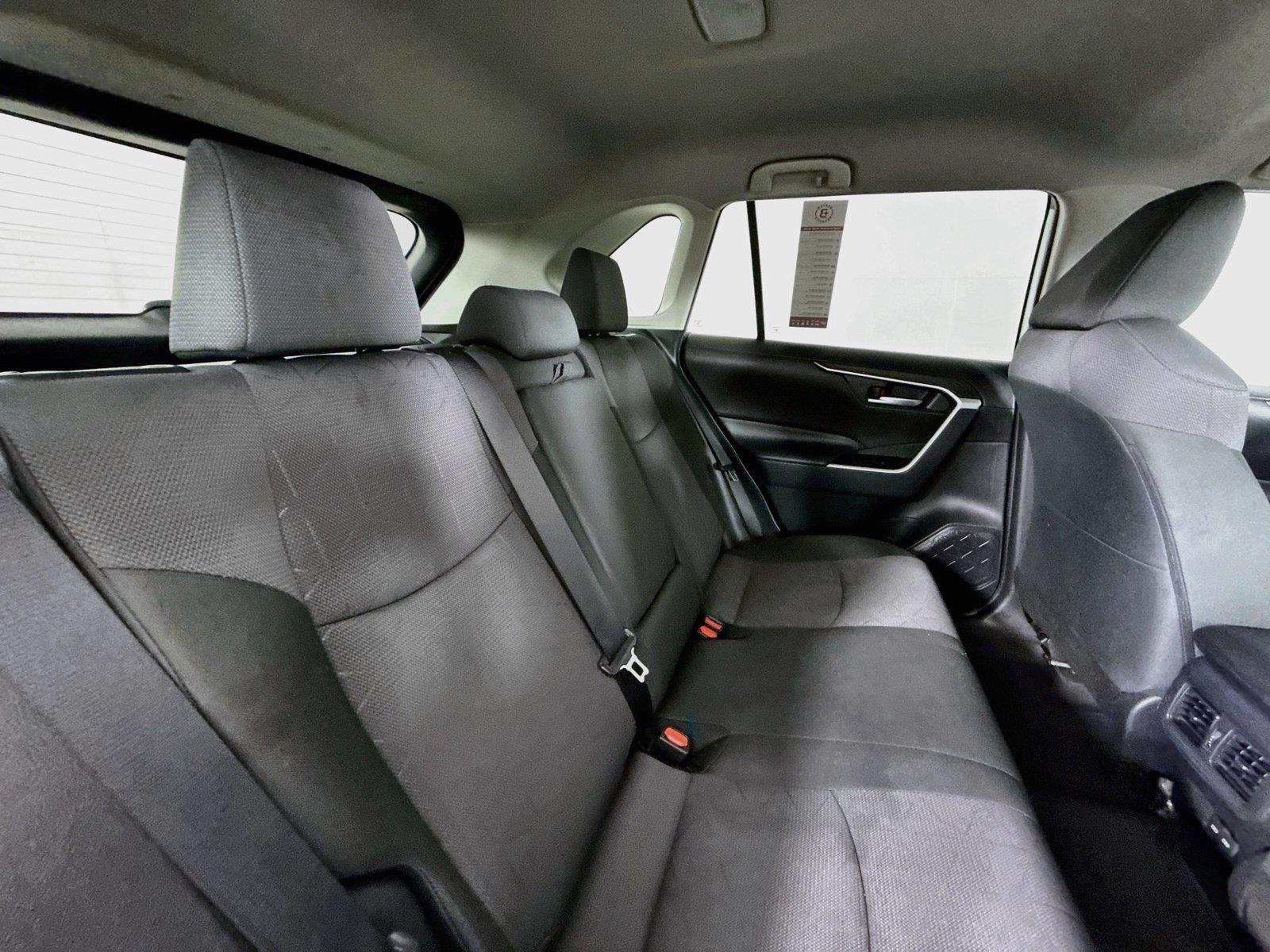 2025 Toyota RAV4 XLE photo 37