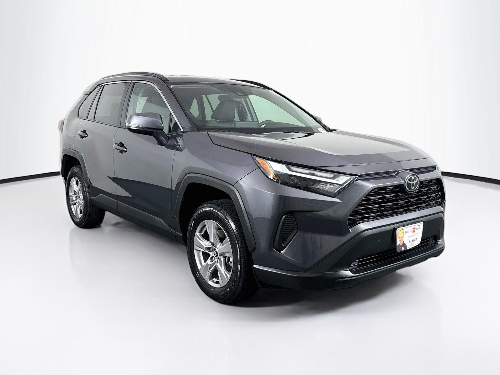 2025 Toyota RAV4 XLE photo 8