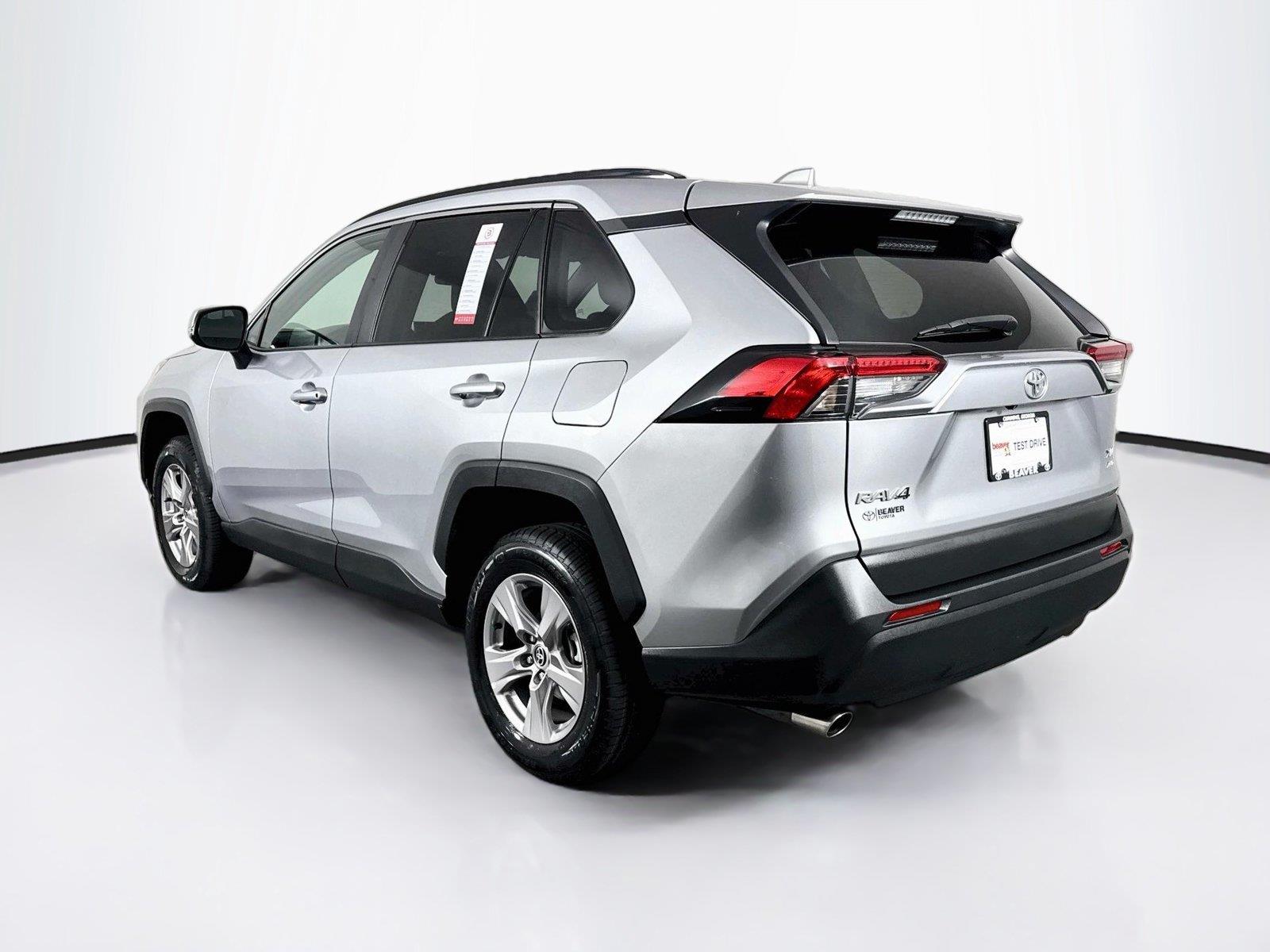 2025 Toyota RAV4 XLE photo 11