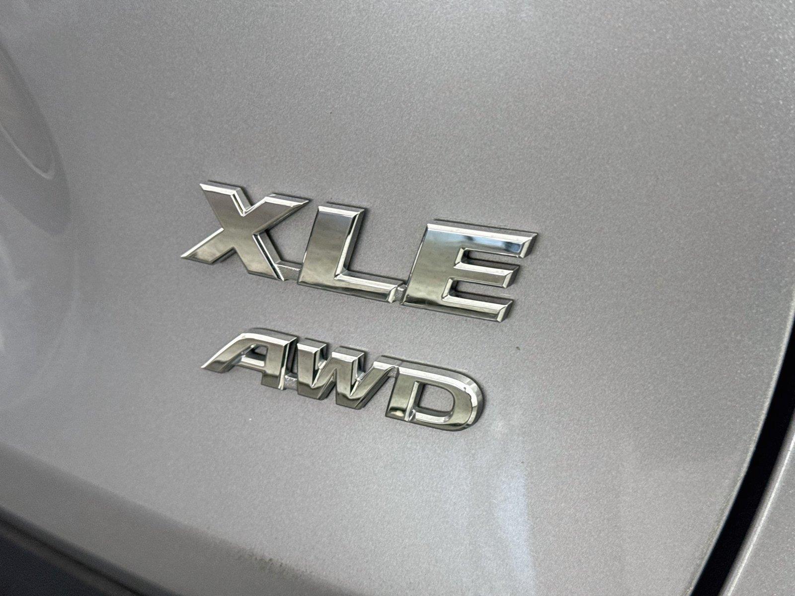 2025 Toyota RAV4 XLE photo 13