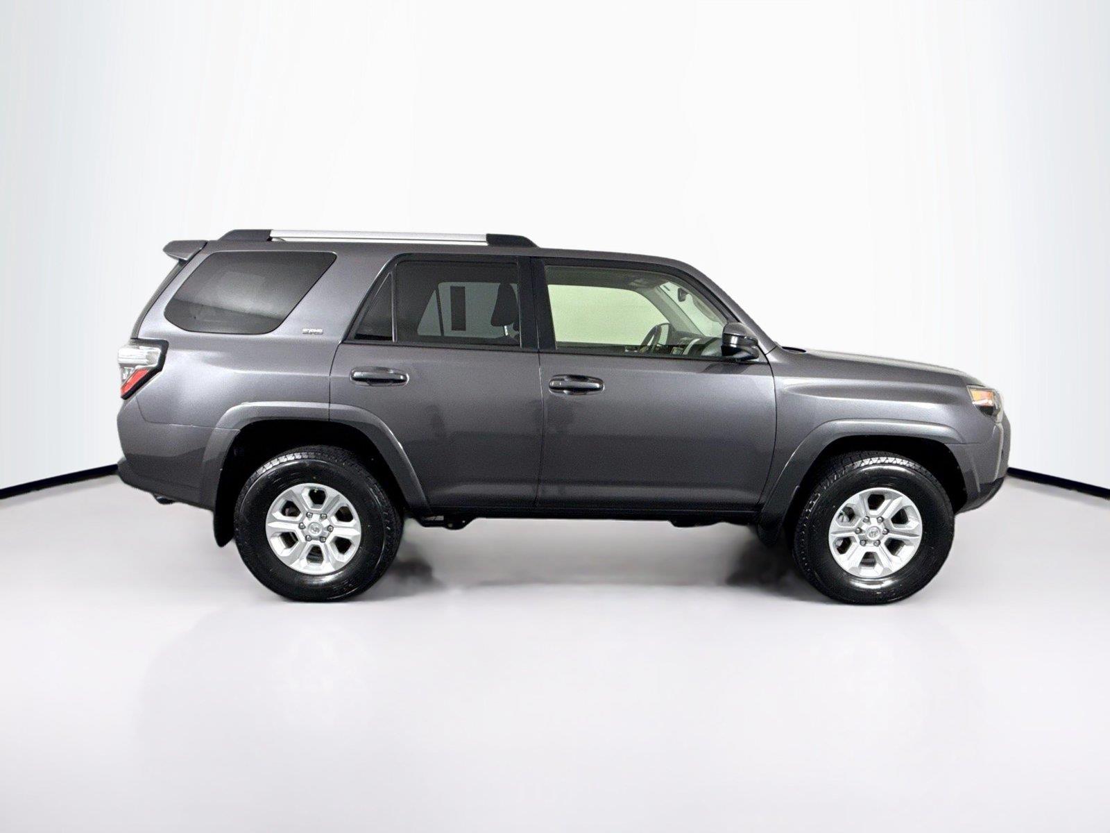 2021 Toyota 4Runner SR5 photo 8
