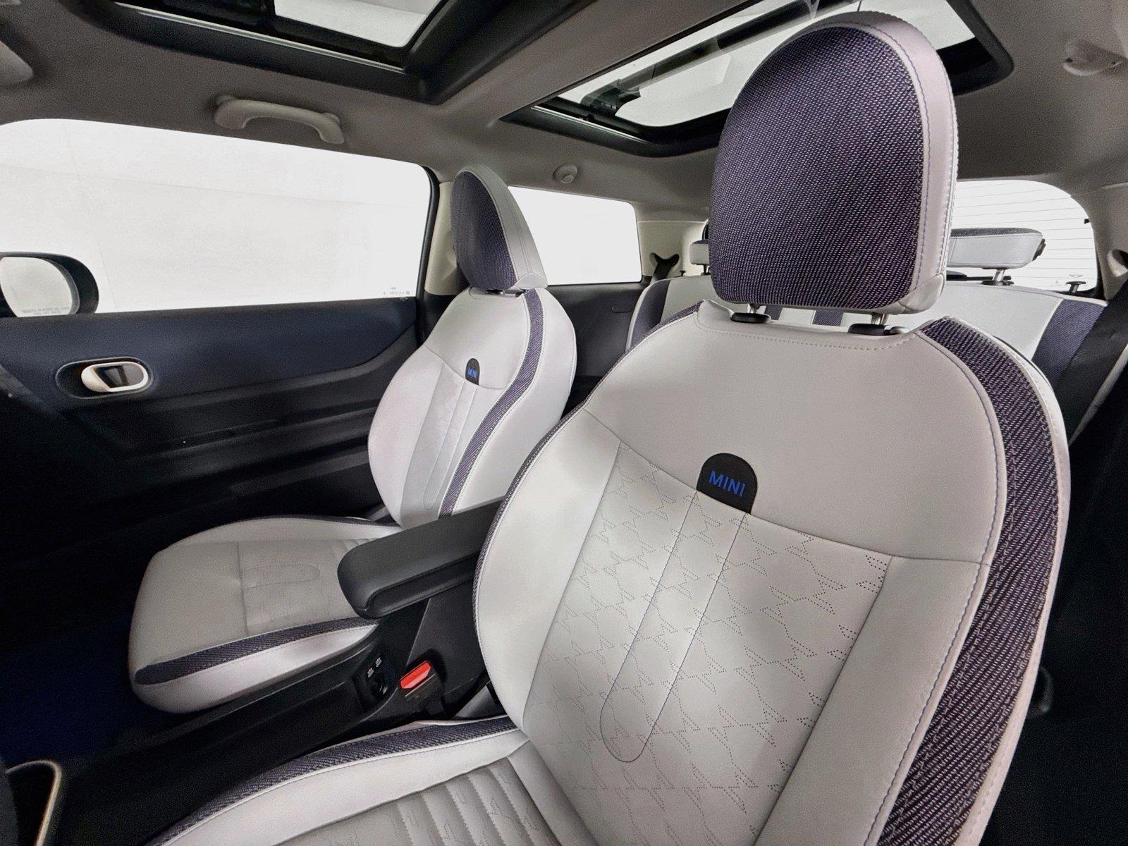 2025 MINI Hardtop 2 Door Cooper S photo 2
