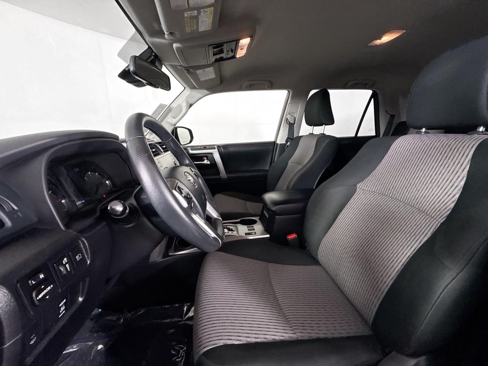 2021 Toyota 4Runner SR5 photo 2