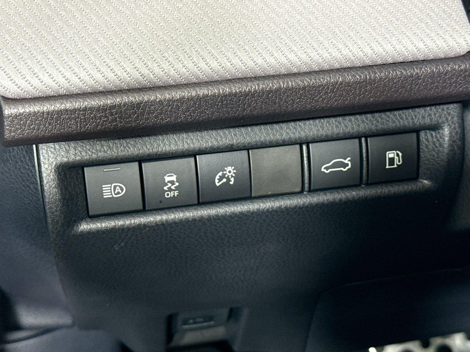 2026 TOYOTA CAMRY HYBRID photo 17