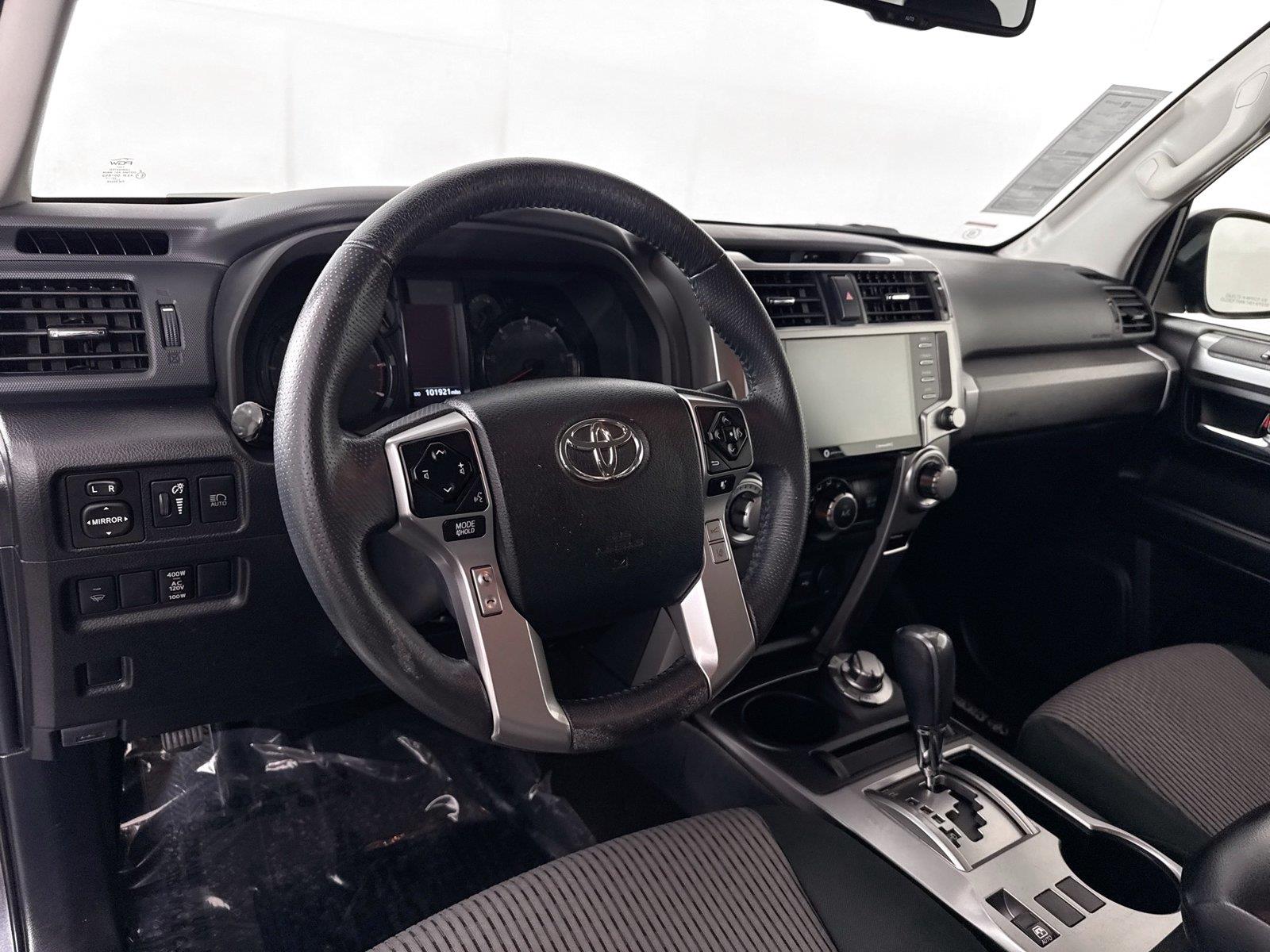 2021 Toyota 4Runner SR5 photo 3