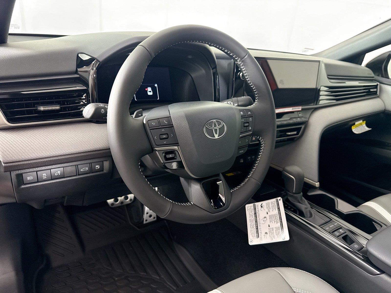 2026 TOYOTA CAMRY HYBRID photo 14