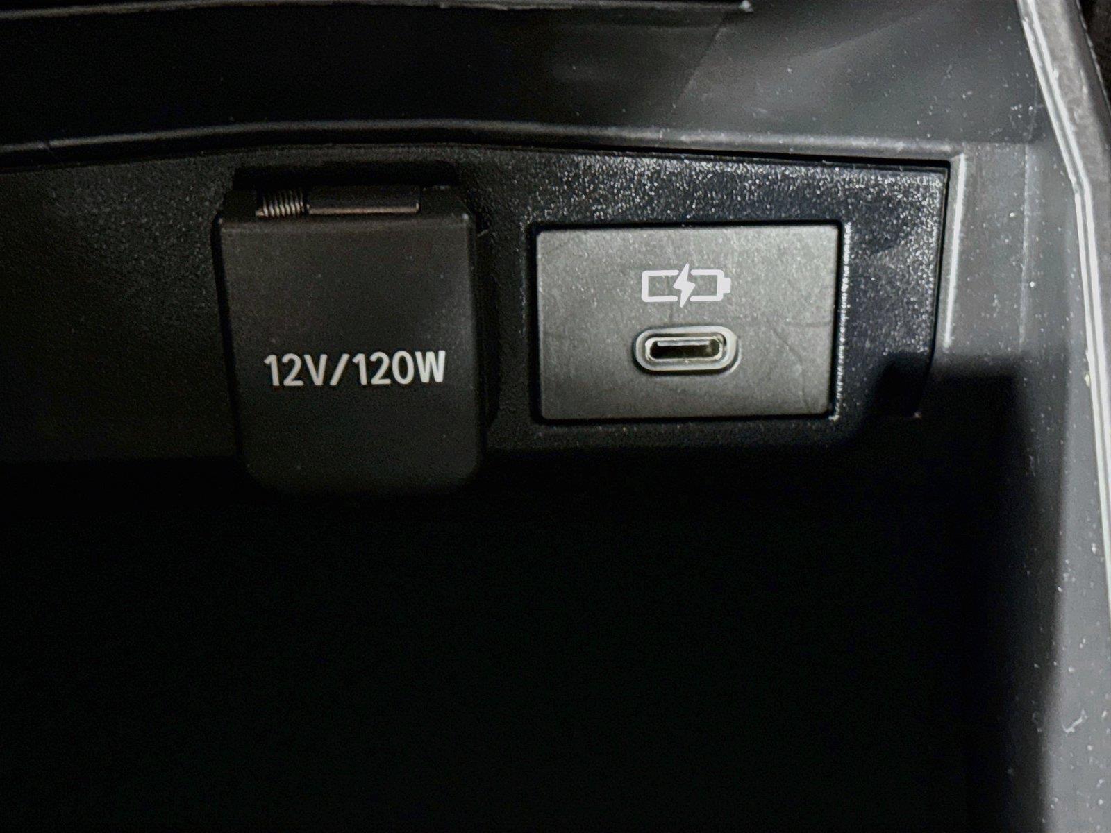 2025 Toyota Corolla SE photo 31