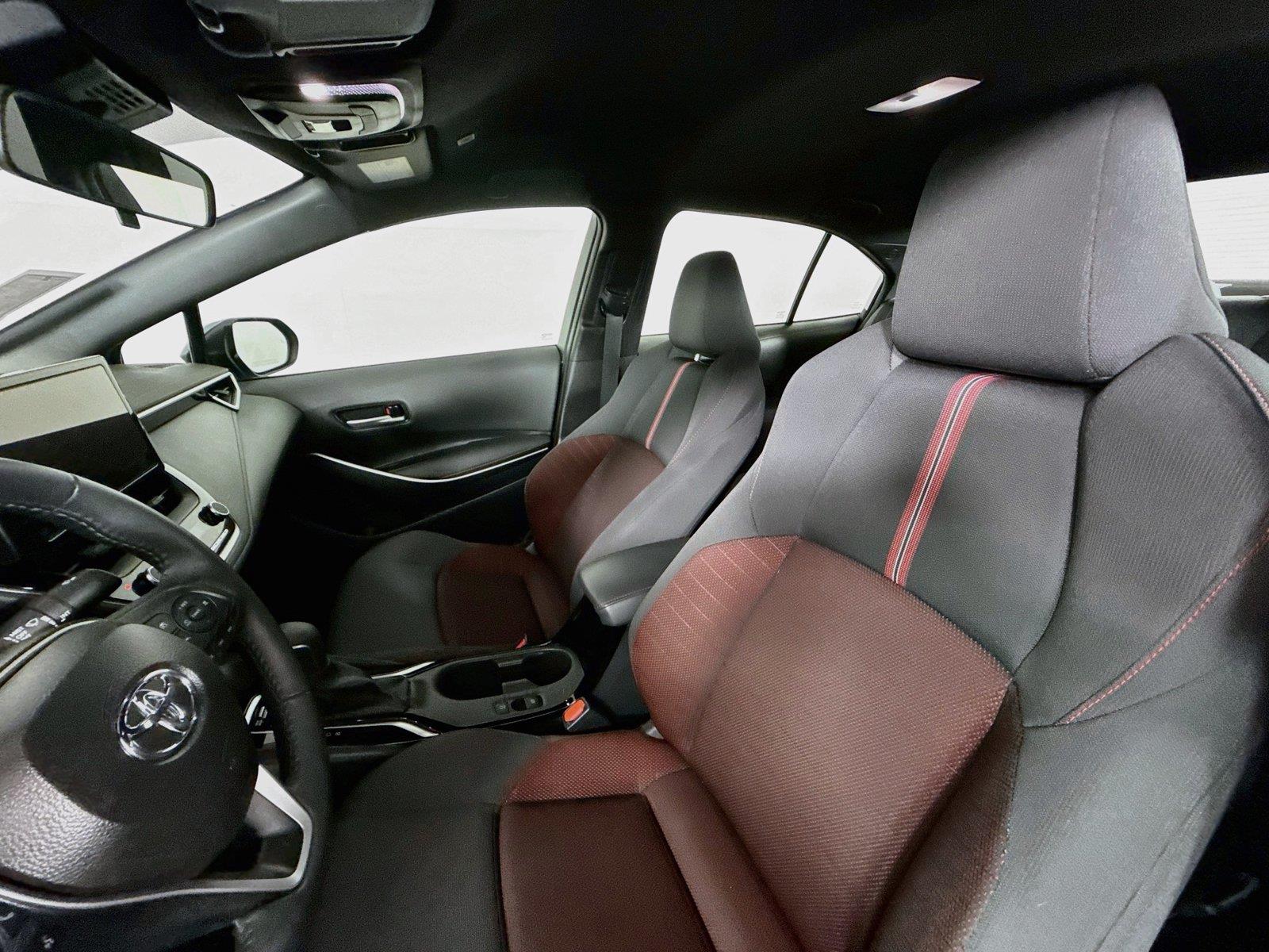 2025 Toyota Corolla SE photo 2