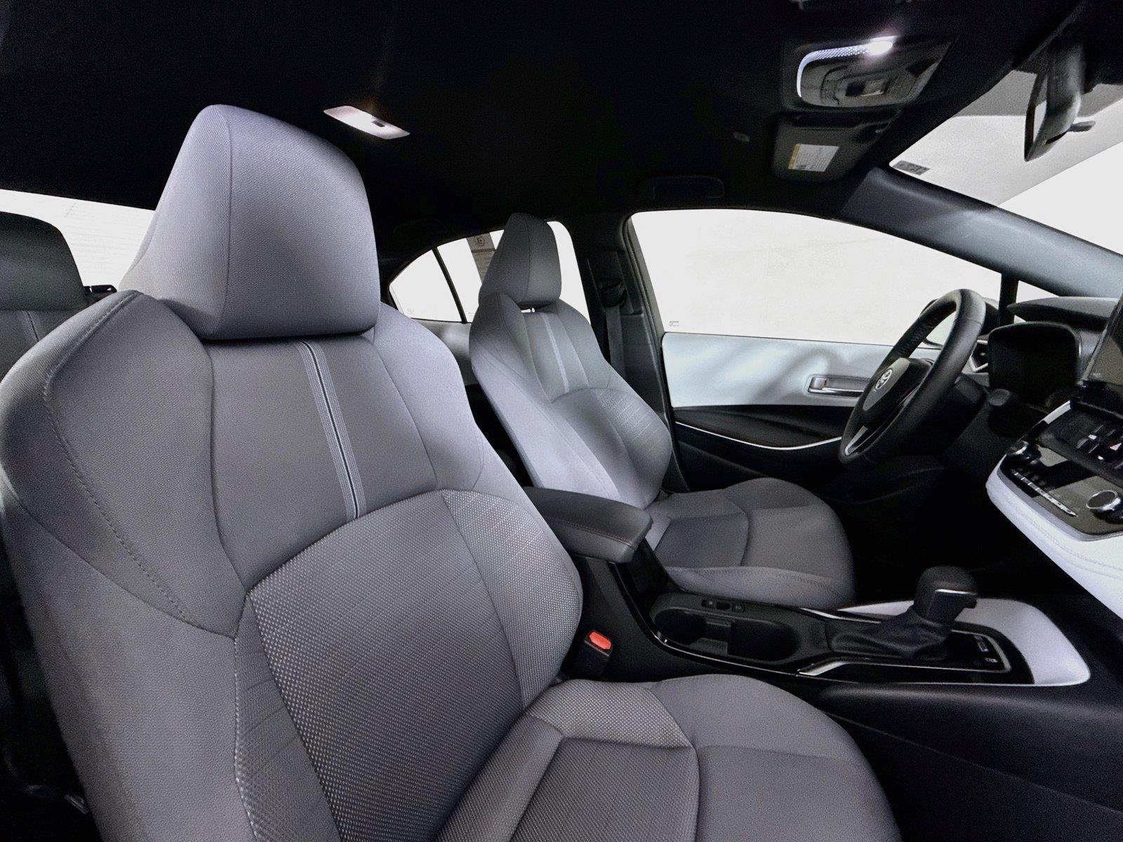 2025 Toyota Corolla SE photo 38