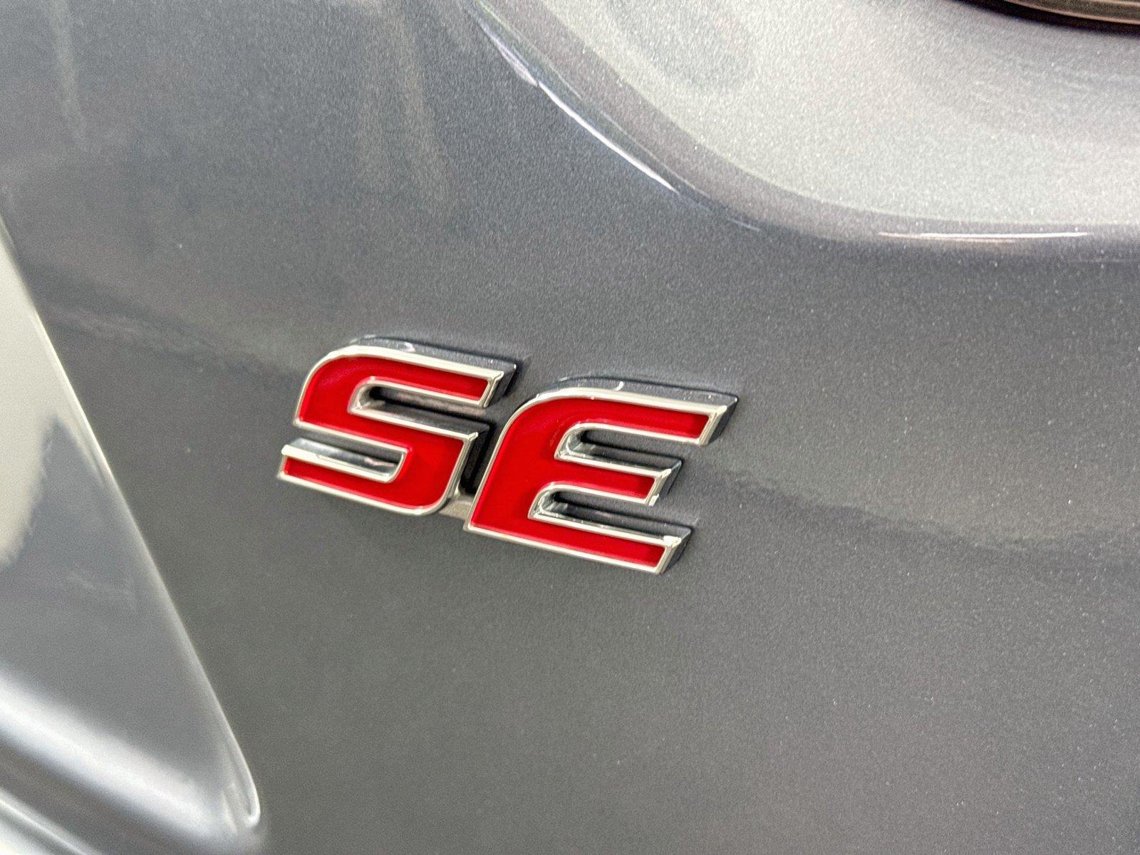 2025 Toyota Corolla SE photo 13