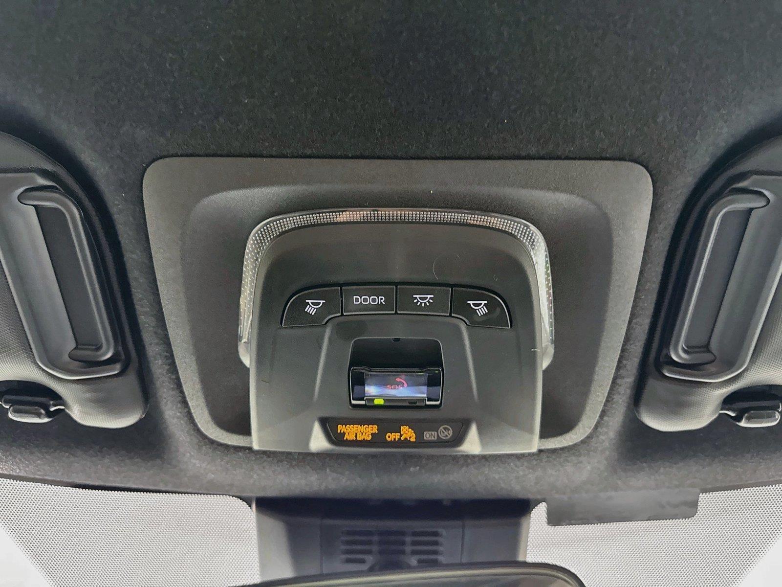 2025 Toyota Corolla SE photo 5