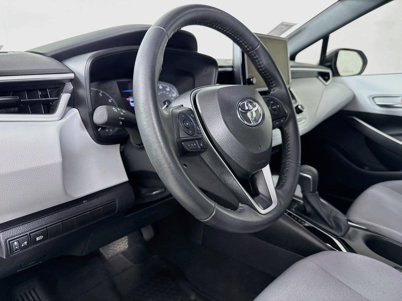2025 Toyota Corolla SE photo 3