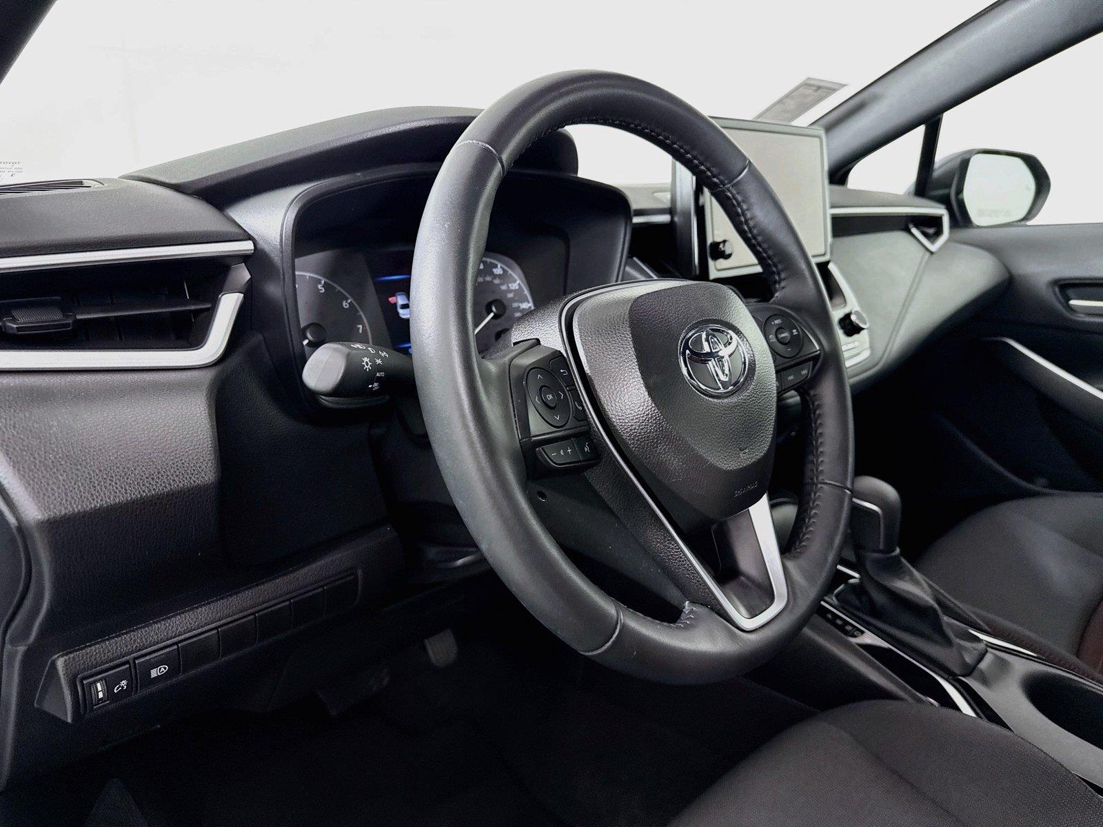 2025 Toyota Corolla SE photo 3