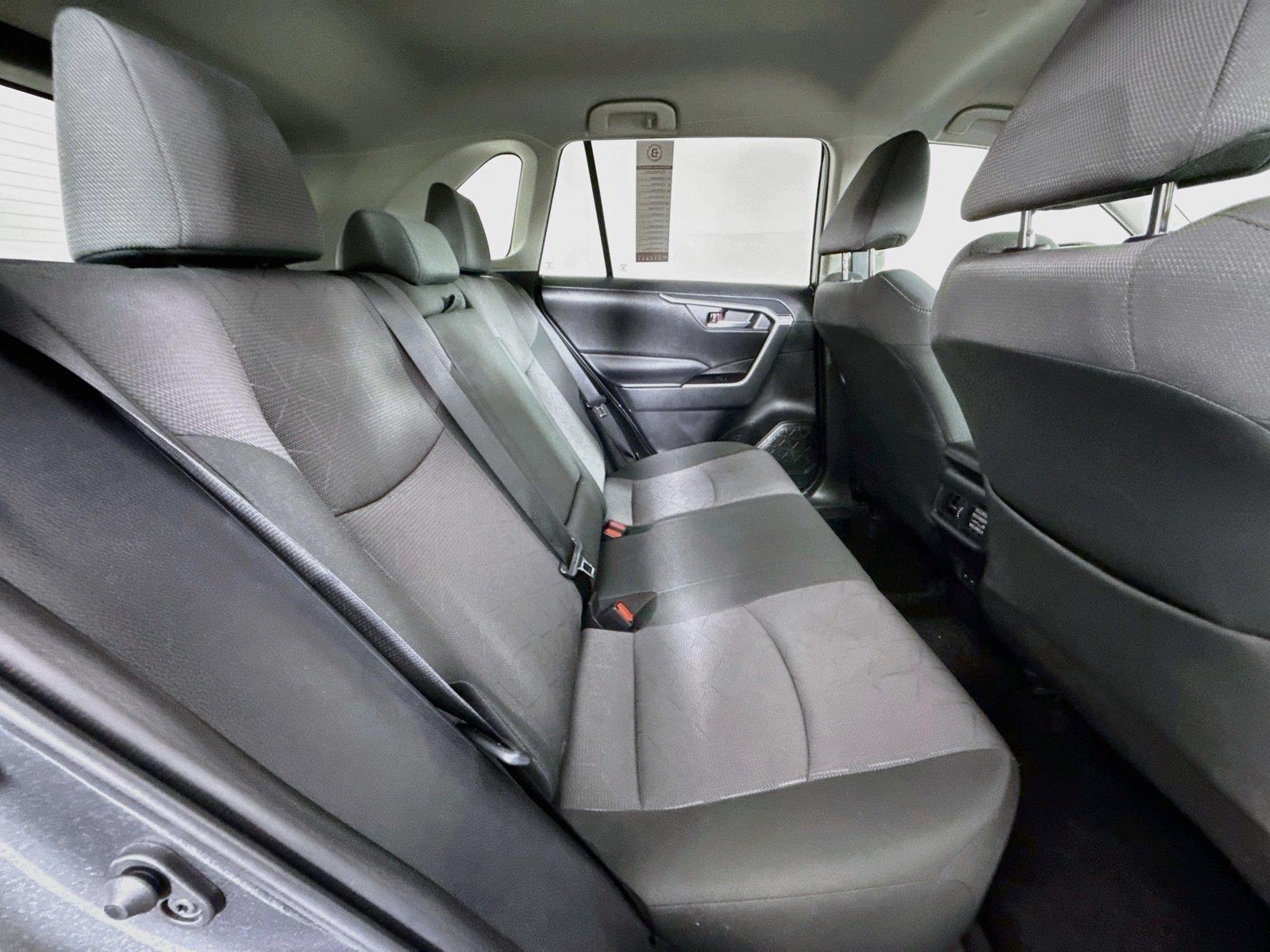 2025 Toyota RAV4 XLE photo 37