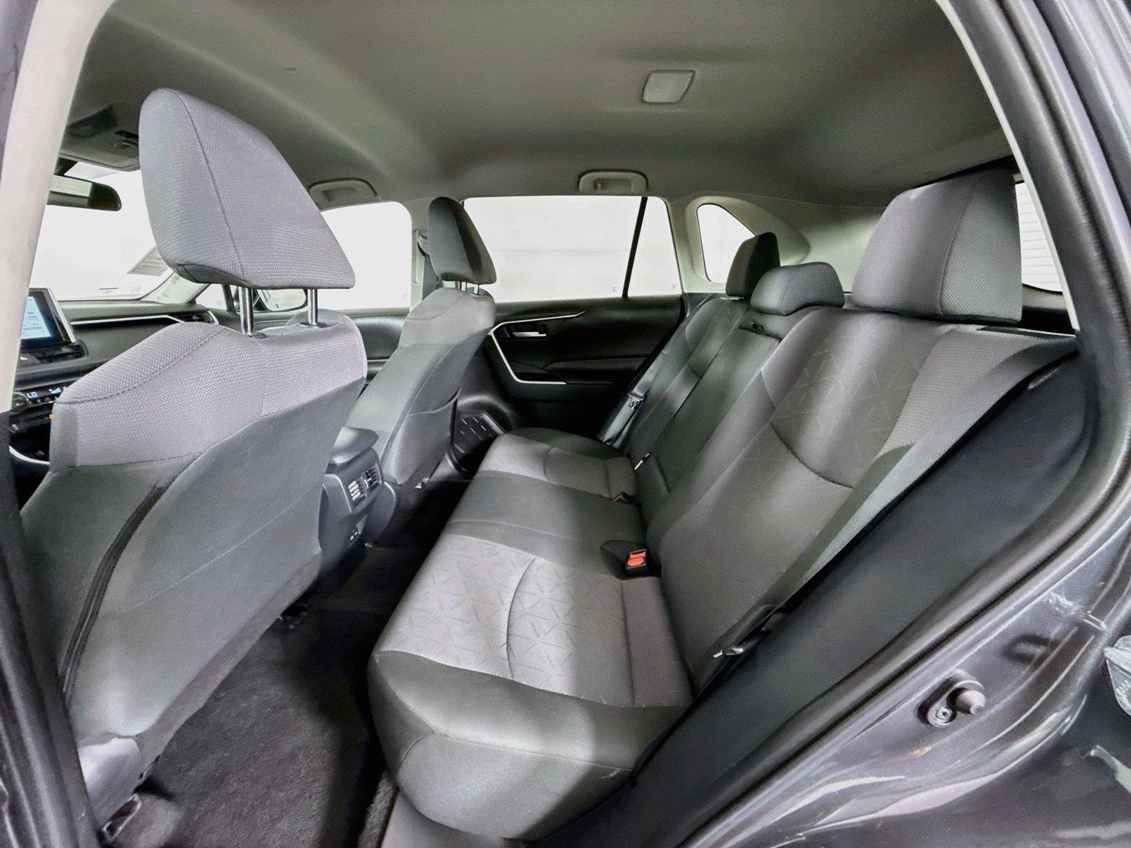 2025 Toyota RAV4 XLE photo 26