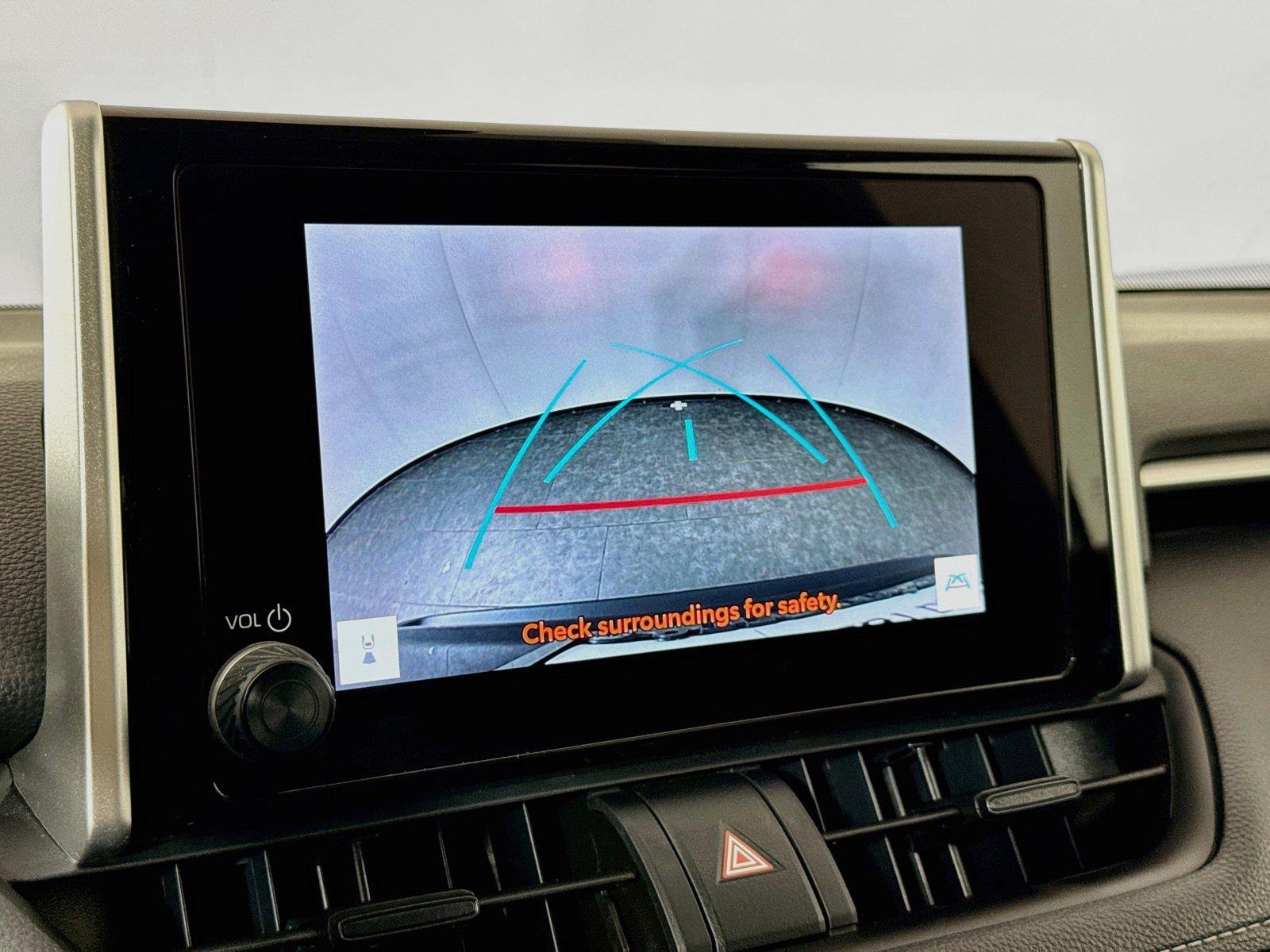 2025 Toyota RAV4 XLE photo 21