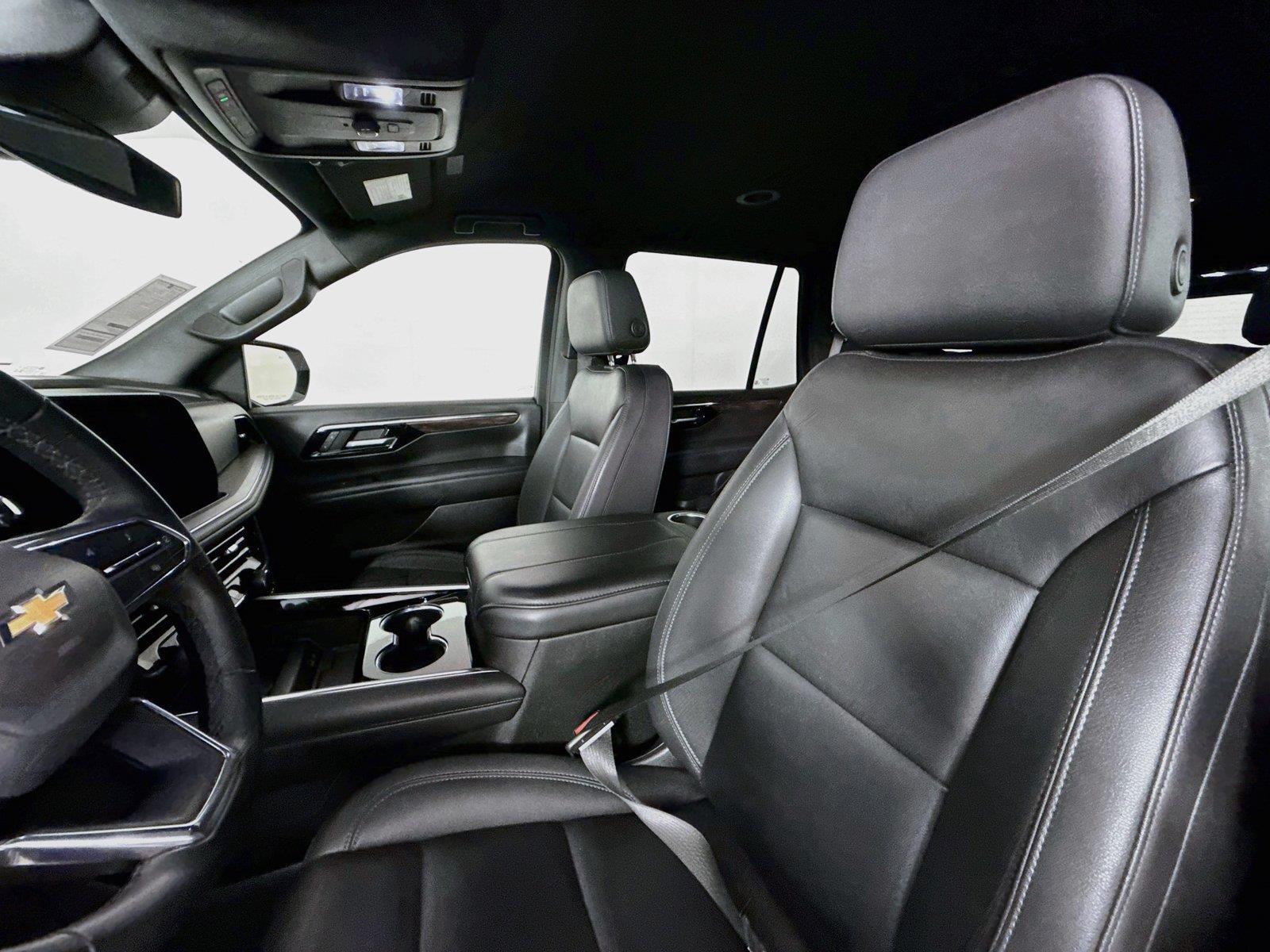 2025 Chevrolet Tahoe LT photo 2