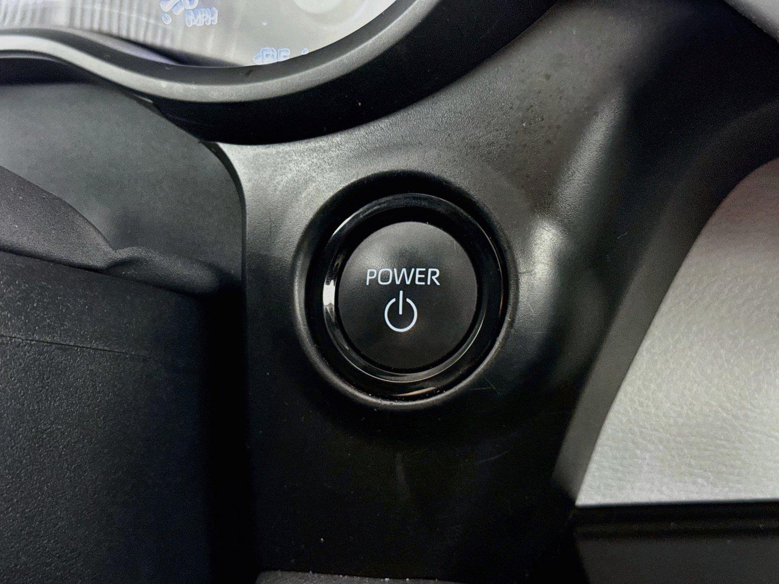 2025 Toyota Sienna XLE 8-Passenger photo 21
