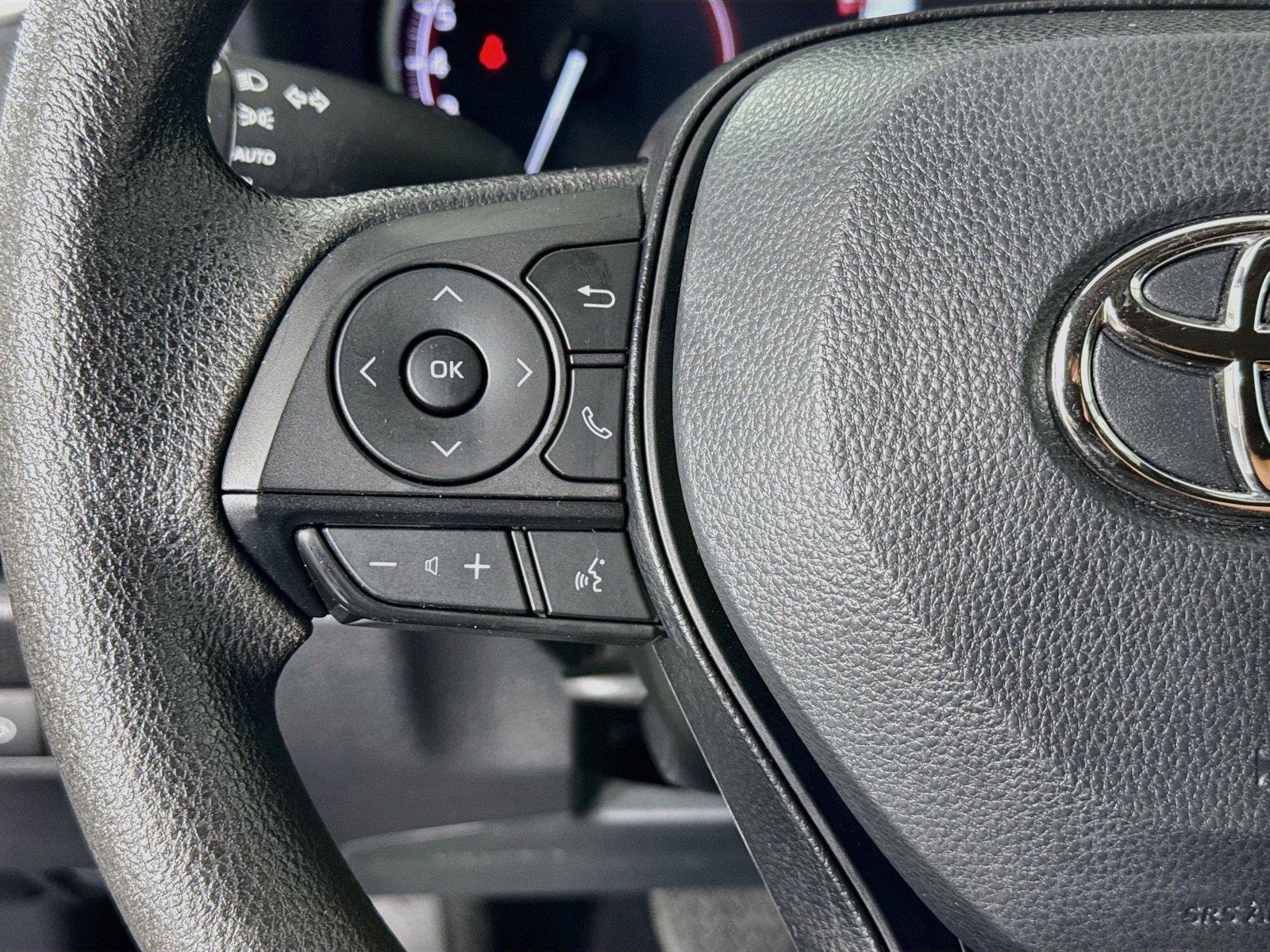 2025 Toyota RAV4 XLE photo 15